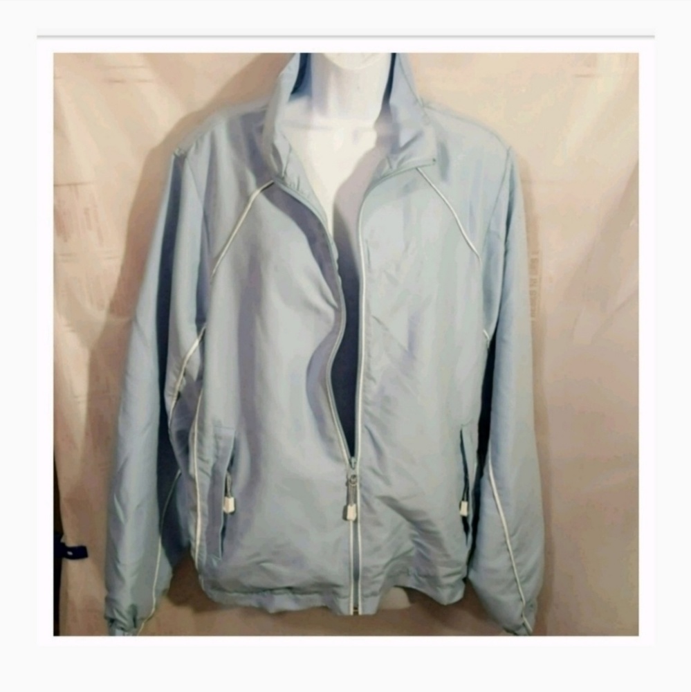 Reebok Unisex Windbreaker.